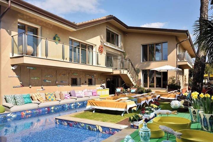 Casa vacanza per 9 persone, con giardino a Forte dei Marmi