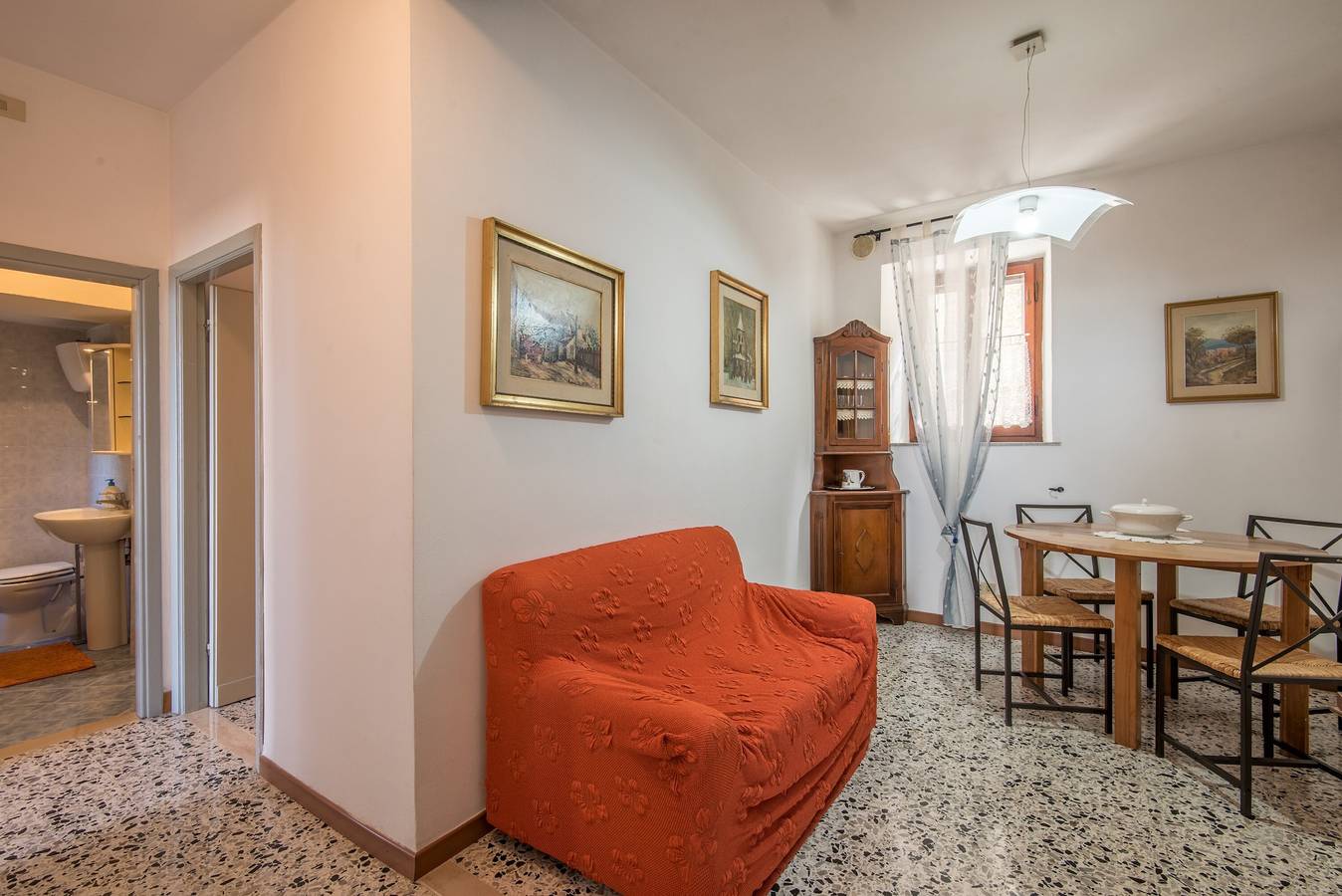 Ganze Wohnung, Ferienwohnung 'Lo Zio Ezio' mit Bergblick und Wlan in Montepulciano, Siena Provinz