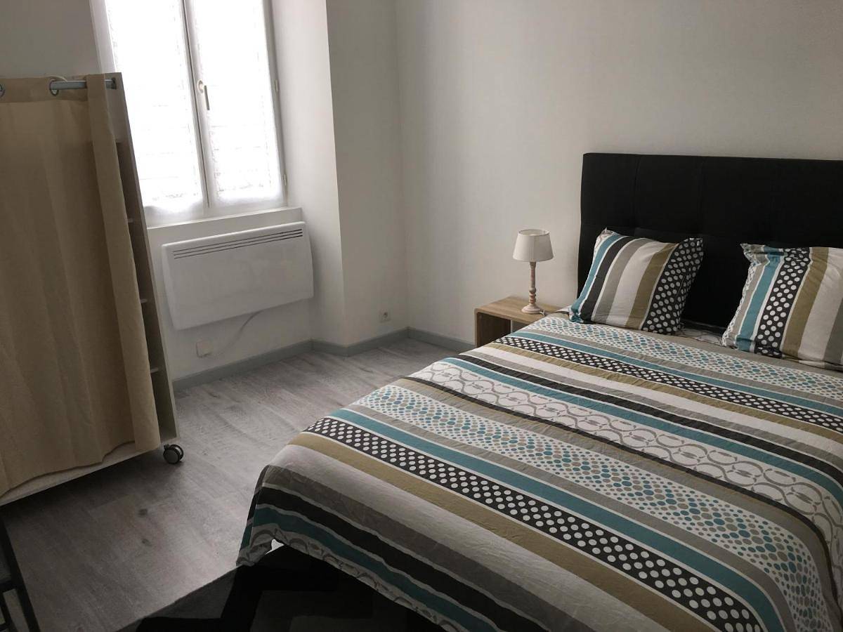 Appartement entier, One-Bedroom Apartment in Pithiviers, Région de Pithiviers
