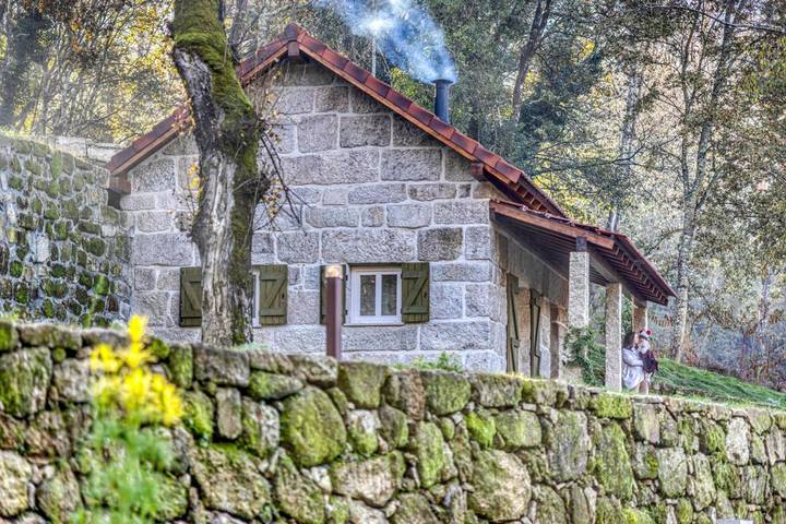 Casa de férias para 2 pessoas, com jardim e vista e ainda vista para o lago, com animais de estimação em Marco de Canaveses