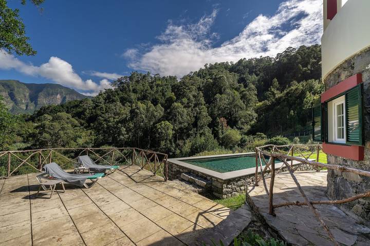Gîte pour 3 personnes, avec terrasse ainsi que sauna et jardin au Portugal