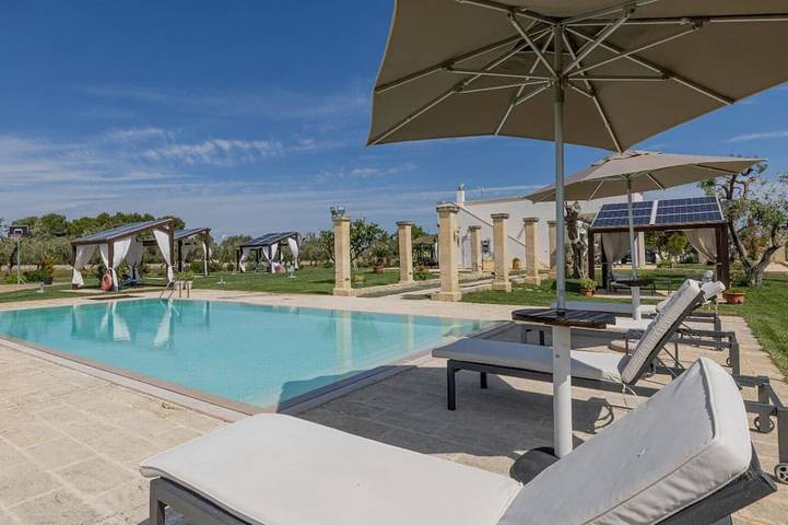 Location de vacances pour 4 personnes, avec Jardin et Piscine à Erchie
