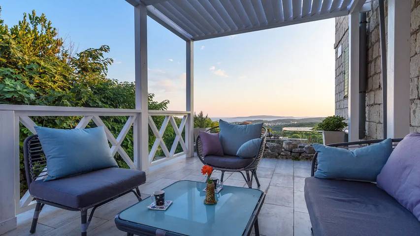Ferienhaus für 6 Personen, mit Pool und Terrasse