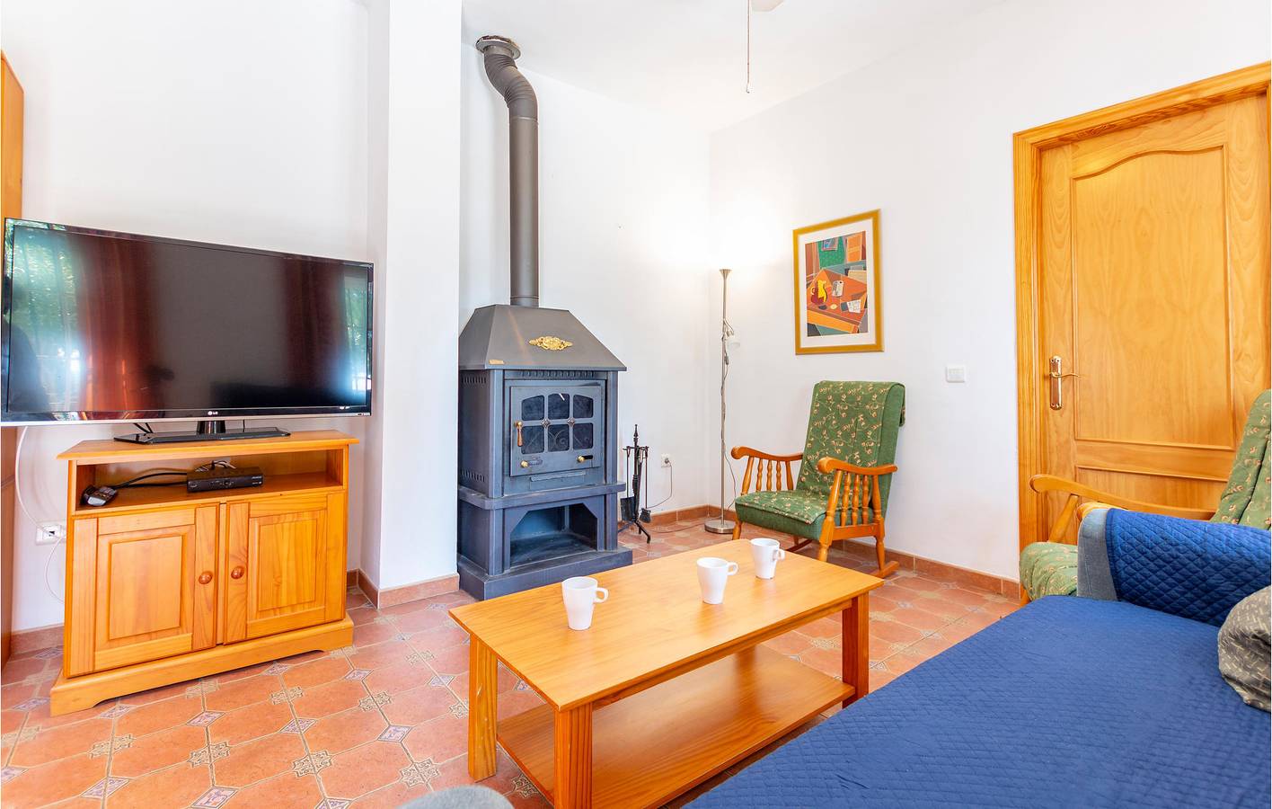 Ganze Ferienwohnung, Wunderschönes Terrassenapartment mit WiFi & Aussicht in Alcaucín, Málaga Provinz