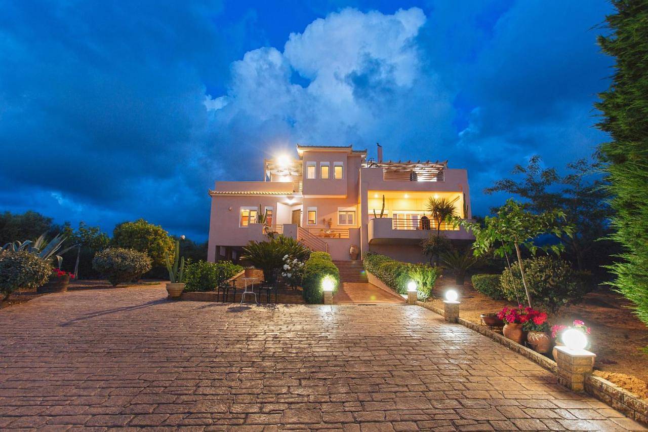 Nv Luxury Villa in Kyparissia, Golf von Kyparissia