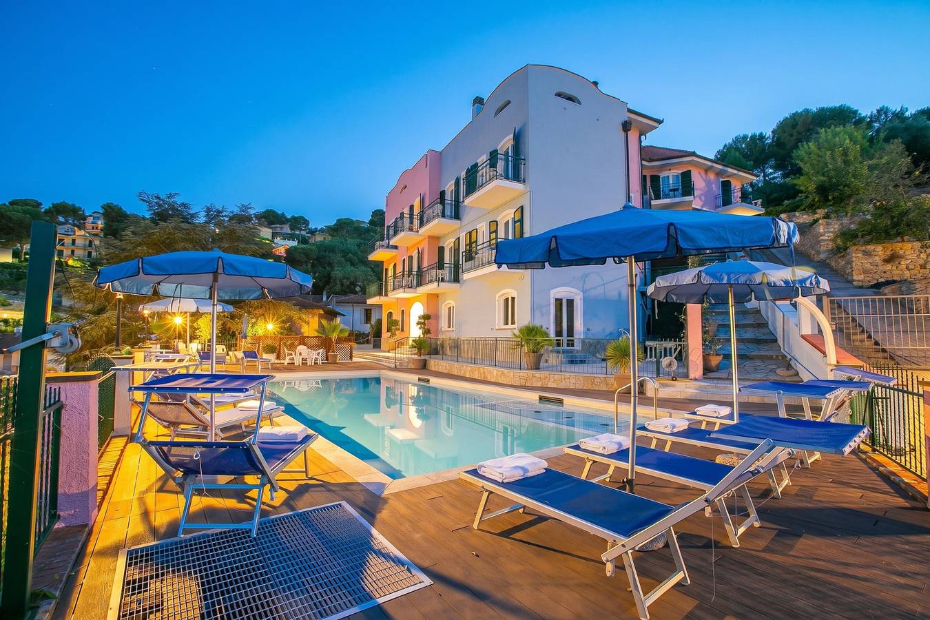 Apartamento entero, Seaview Pool Retreat - M17 in Andora, Riviera di Ponente