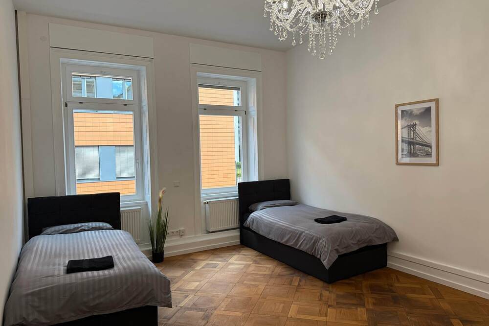 Ganze Wohnung, Offenbach 200m2 10 Personen O1 in Offenbach am Main, Offenbach