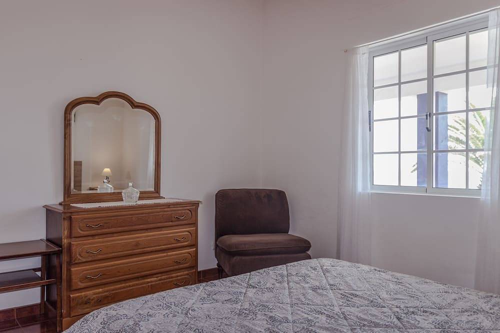 Apartamento inteiro, Porto Martins Bay Apartments - Apt B (Al). Férias à beira-mar em zona balnear. in Porto Martins, Terceira