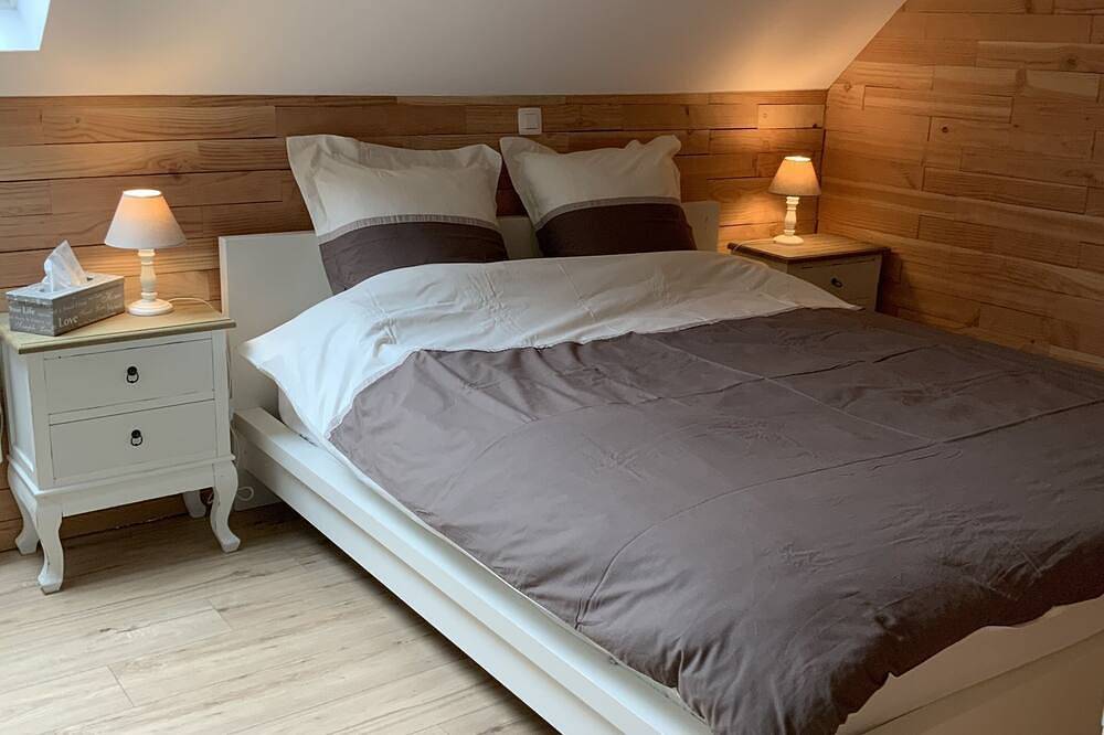 Gîte « Sur Les Roches » Entre nature et calme in Yvoir, Région de Namur