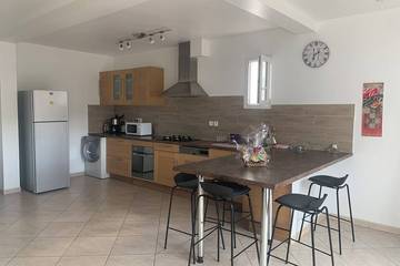 Gîte pour 5 personnes, avec terrasse à Eccica-Suarella