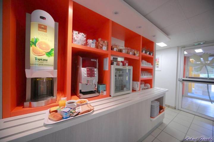 Hôtel pour 3 personnes, avec terrasse et jardin à Alès - 4