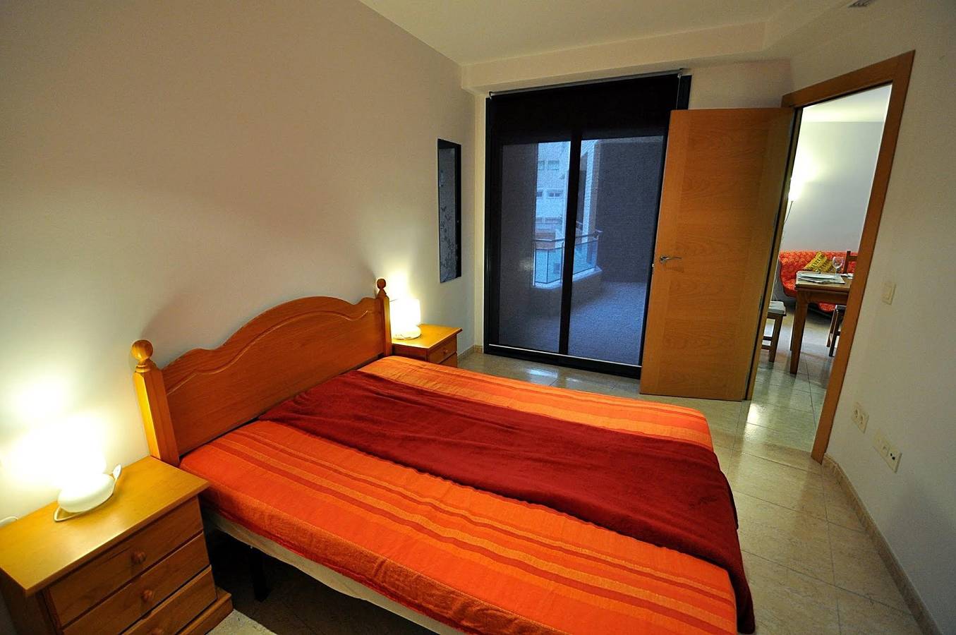 Entire apartment, Apartment Acacias, 250m from the beach, terrace, wi-fi in Central Lloret de Mar, Lloret de Mar