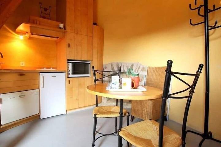 Gîte pour 2 personnes, avec jardin à Ally - 4