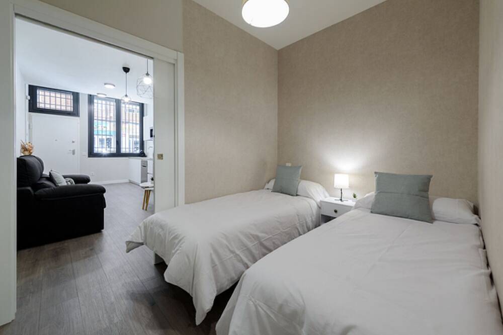 Entire apartment, Torrejón Suites Apartment. Low 7 in Torrejón de Ardoz, Madrid Province