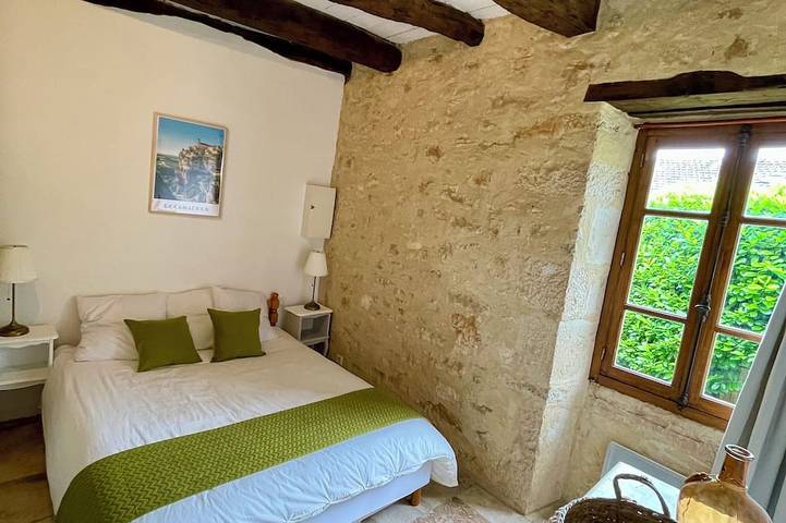 Location de vacances pour 9 personnes, avec jardin et terrasse à Saint-Aubin-de-Nabirat - 3