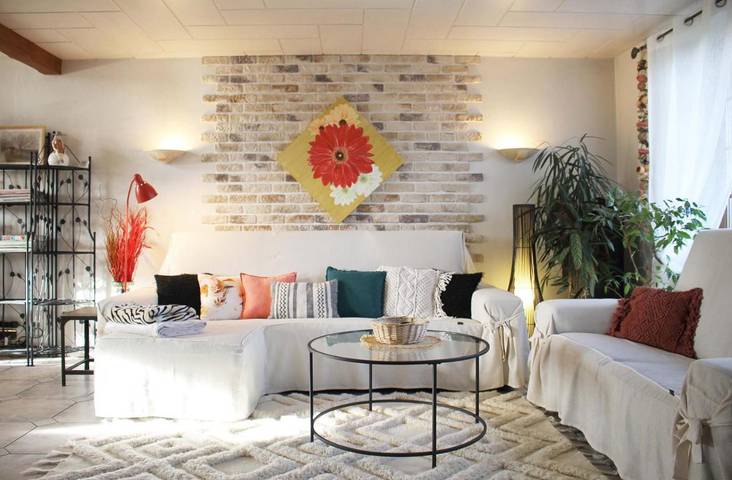 Gîte pour 11 personnes, avec vue et jardin, animaux acceptés à Butten