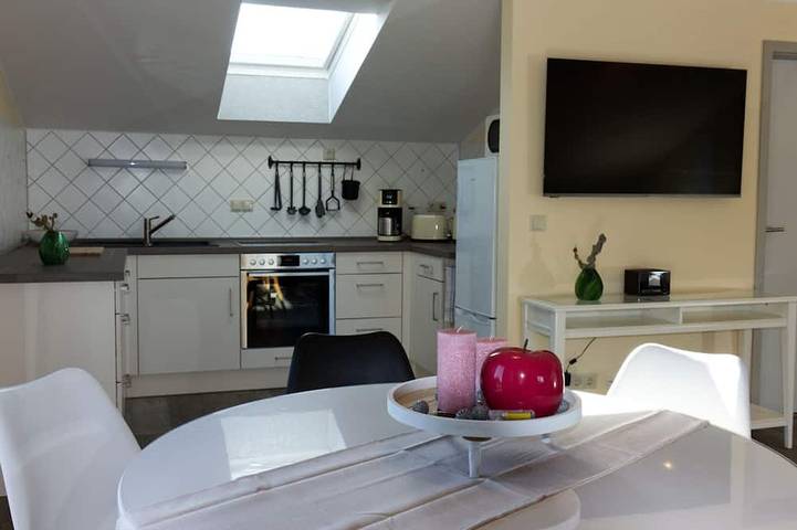 Apartamento entero, \"Kleine Auszeit\" Helle Ferienwohnung mit Balkon, mitten im Zentrum in Burg (Spreewald), Lusacia