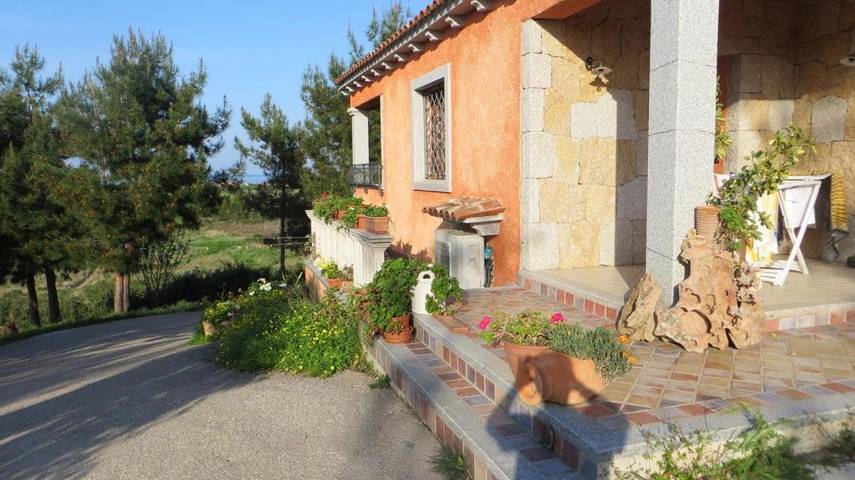 Chambre d’hôte pour 2 personnes, avec vue ainsi que piscine et jardin à San Teodoro - 4