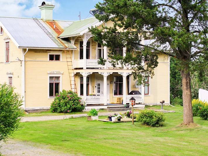Ferienhaus für 9 Personen, mit Balkon und Seeblick in Nordschweden