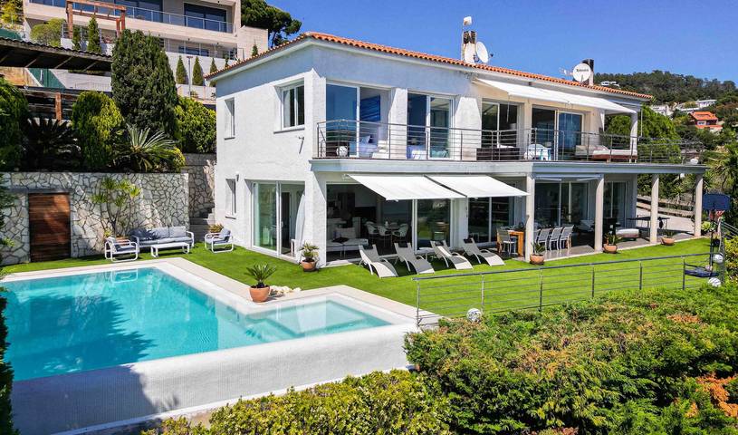 Ferienhaus für 12 Personen, mit Balkon und Terrasse sowie Garten und Pool