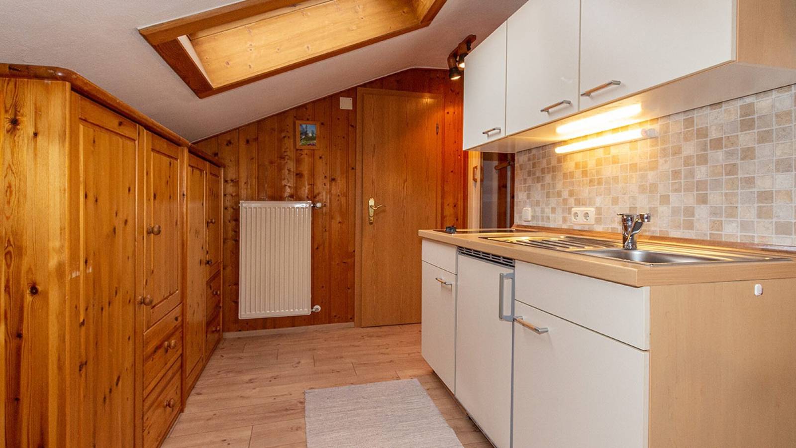 Entire studio, Studio Apartment 'Mini Apartment 3' with Mountain View, Shared Garden and Wi-Fi in Mittenwald, Bavarian Alps