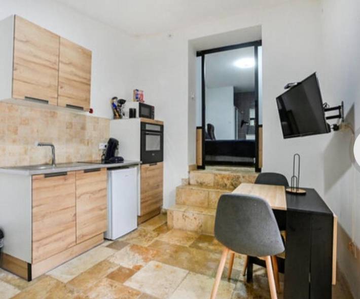 Gîte pour 4 personnes, avec piscine ainsi que terrasse et jacuzzi, animaux acceptés à Jonquières-Saint-Vincent - 3