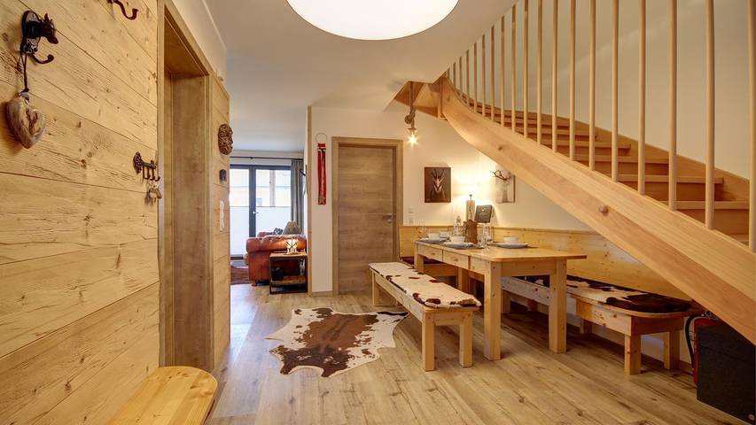 Chalet für 6 Personen, mit Balkon und Whirlpool sowie Garten in Inzell - 4