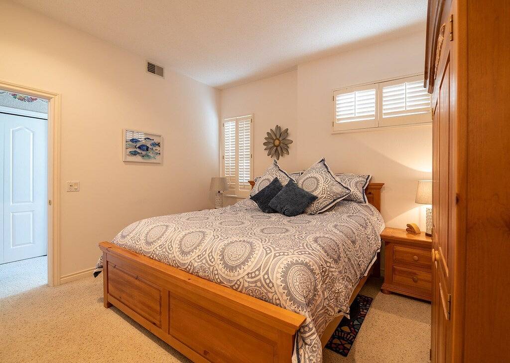 Ganze Wohnung, Lake Charlevoix/King/Queen/2 Bed/2 Bath Condo/Town/Beach/Pool in Charlevoix, Charlevoix County