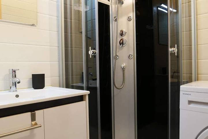 Gîte pour 7 personnes, avec terrasse dans Station de Montchavin les Coches - 4