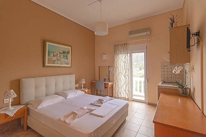 Maison d’hôte pour 2 personnes, avec balcon et vue dans Palaiochora - 4