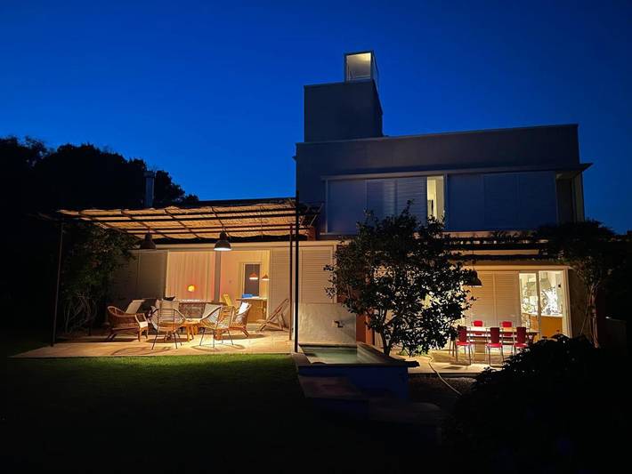 Casa de vacaciones para 10 personas, con Balcón y Terraza además de Jardín y Piscina en Binisafua