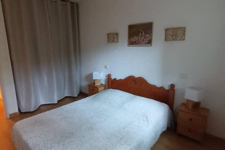 Entire apartment, Quiet residence 700m from Ax-les-Thermes town center. Pets allowed in Ax-les-Thermes, French Pyrenees