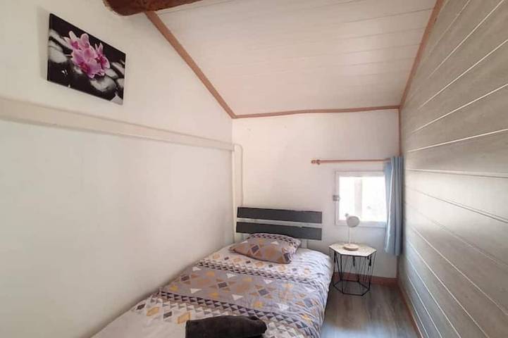 Ungewöhnliches Dorfhaus mit Terrasse, Entspannungsbereich 15 Min. vom Strand in Fitou, Mittelmeerküste (Frankreich)