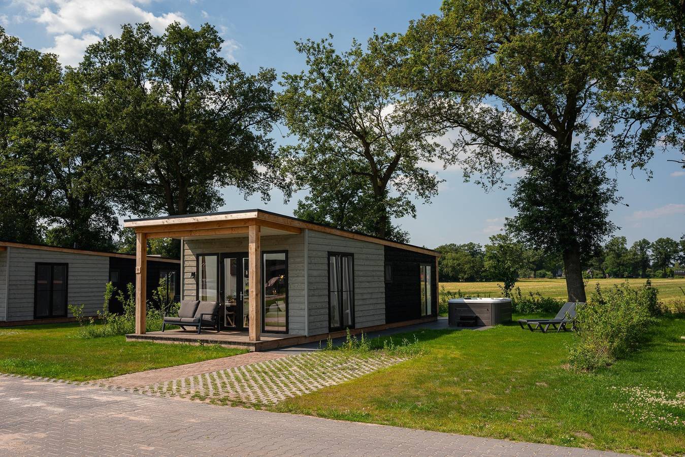 Vakantiepark Hölte — Panorama Wellness Lodge | jacuzzi, sauna and sunshower | 2 persons in Holten, Sallandse Heuvelrug
