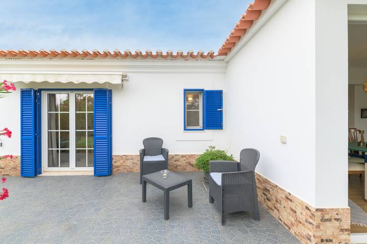 Holiday Home 'Sobreirinho - Selão Da Eira' with Sea View, Shared Pool and Wi-Fi in São Teotónio, Costa Alentejana