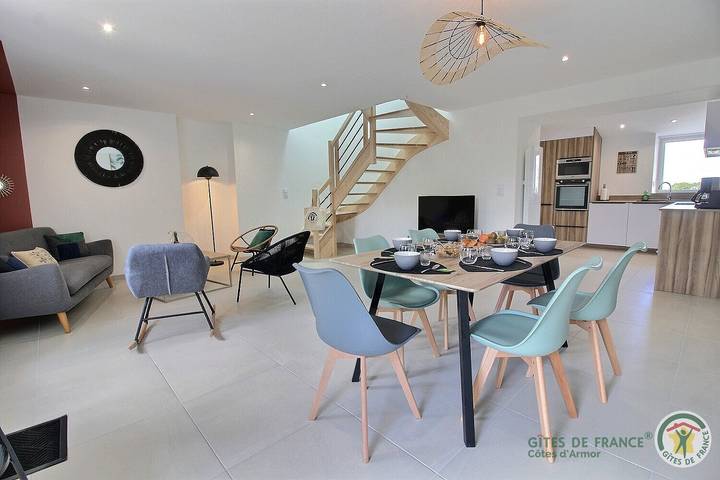 Gîte pour 6 personnes, avec jardin et terrasse