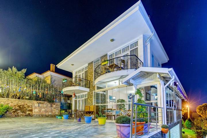 Hôtel pour 2 personnes, avec jardin ainsi que terrasse et vue