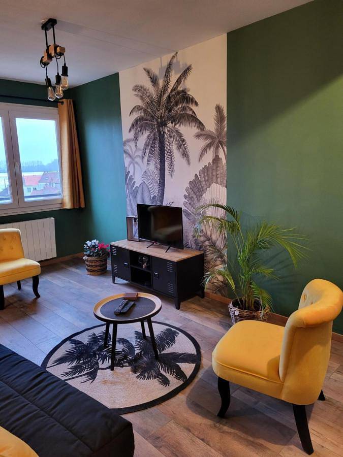 Appartement entier, Appartement rénové avec place de stationnement gratuit in Leffrinckoucke, Côte des dunes de Flandres