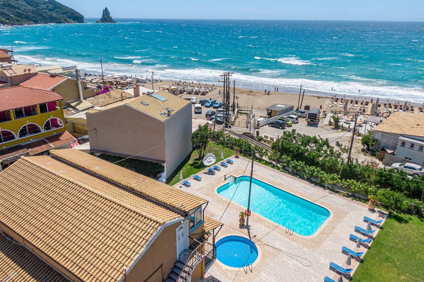 Entire studio, Studio Apartment 'Mires House Front  2' with Sea View, Wi-Fi and Air Conditioning in Agios Gordios, Corfu