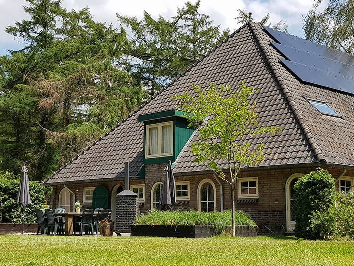 Vakantiehuis voor 12 personen, met terras en balkon/terras in Zelhem