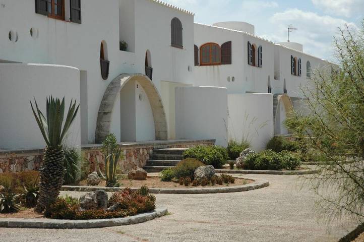 Gîte pour 6 personnes, avec jardin ainsi que terrasse et piscine à Cala Morell - 3