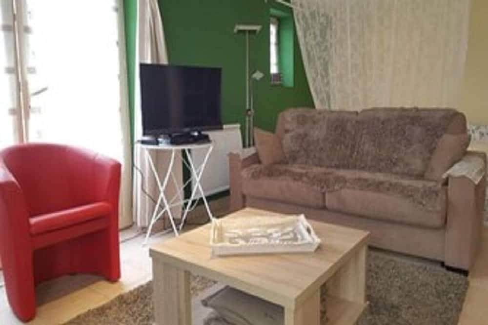 - Gîte Côté Jardin - 2 gîtes 2 pers 1 min from Martel center<br>Saturday/saturday in Martel, Massif Central