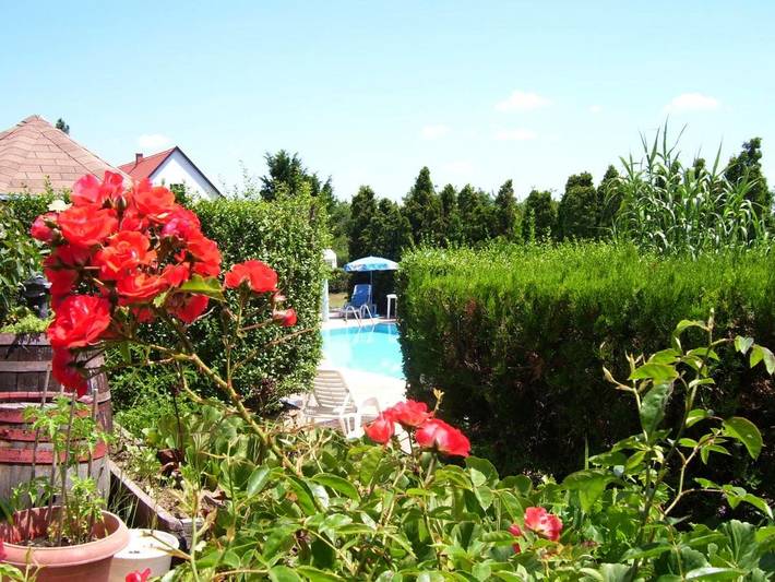 Ferienpark für 4 Personen, mit Terrasse und Garten sowie Pool am Balaton