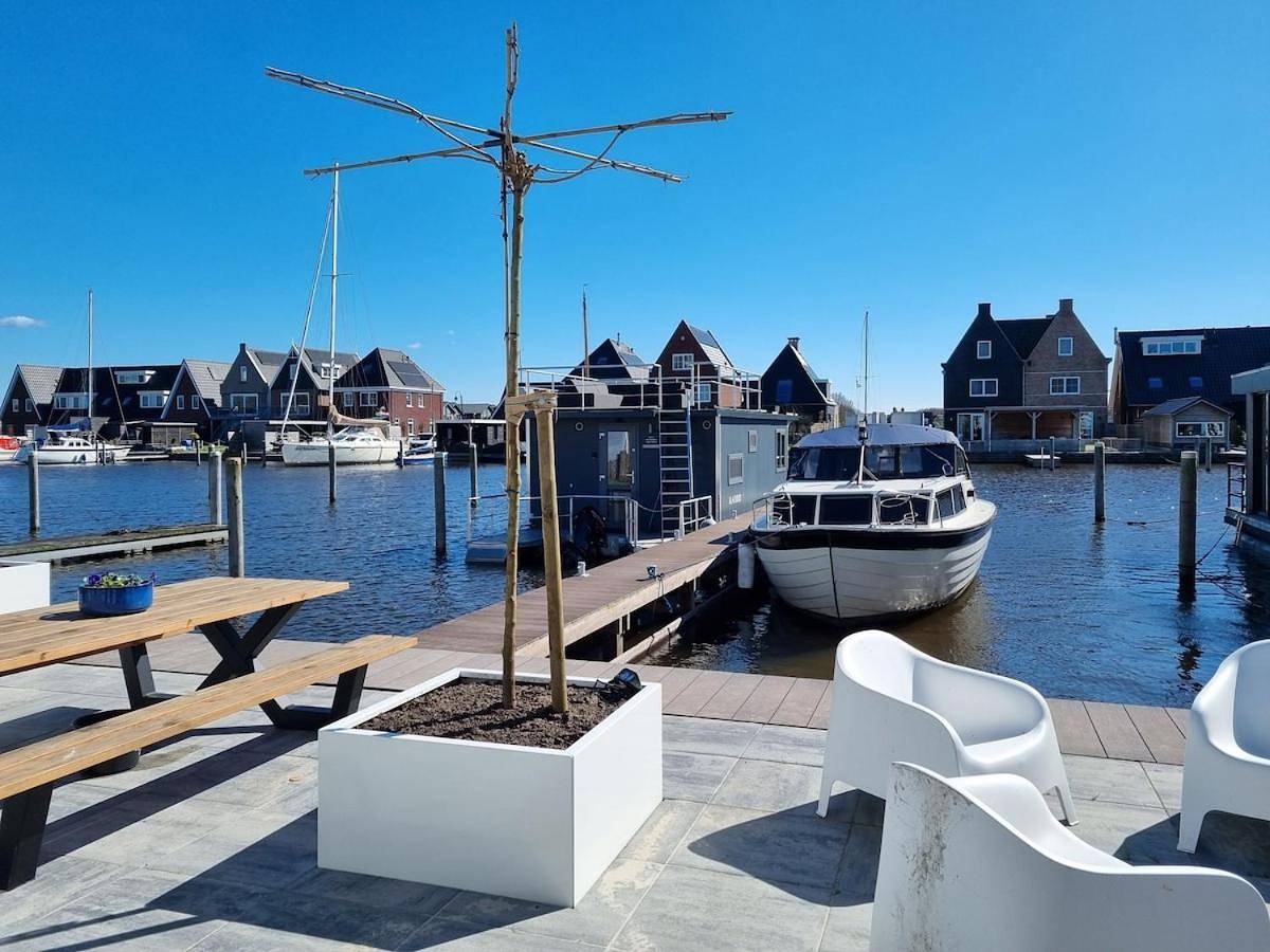 Mobile Home in Stavoren, IJsselmeer