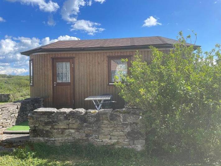 Maison de campagne pour 2 personnes, avec terrasse et jardin ainsi que jacuzzi et piscine