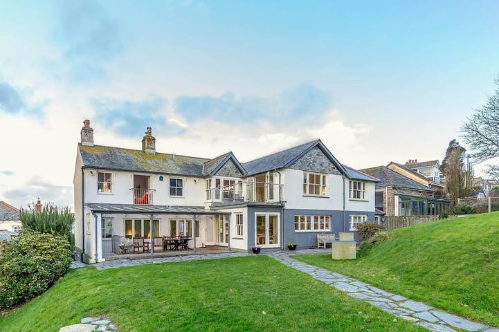 Cottage for 10 people, with garden in Polruan