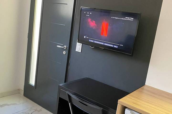 Ganze Wohnung, Modernes Studio auf einer Ebene La Valette du Var mit Parkplatz und kleinem Garten in La Valette-du-Var, Mittelmeerküste (Frankreich)