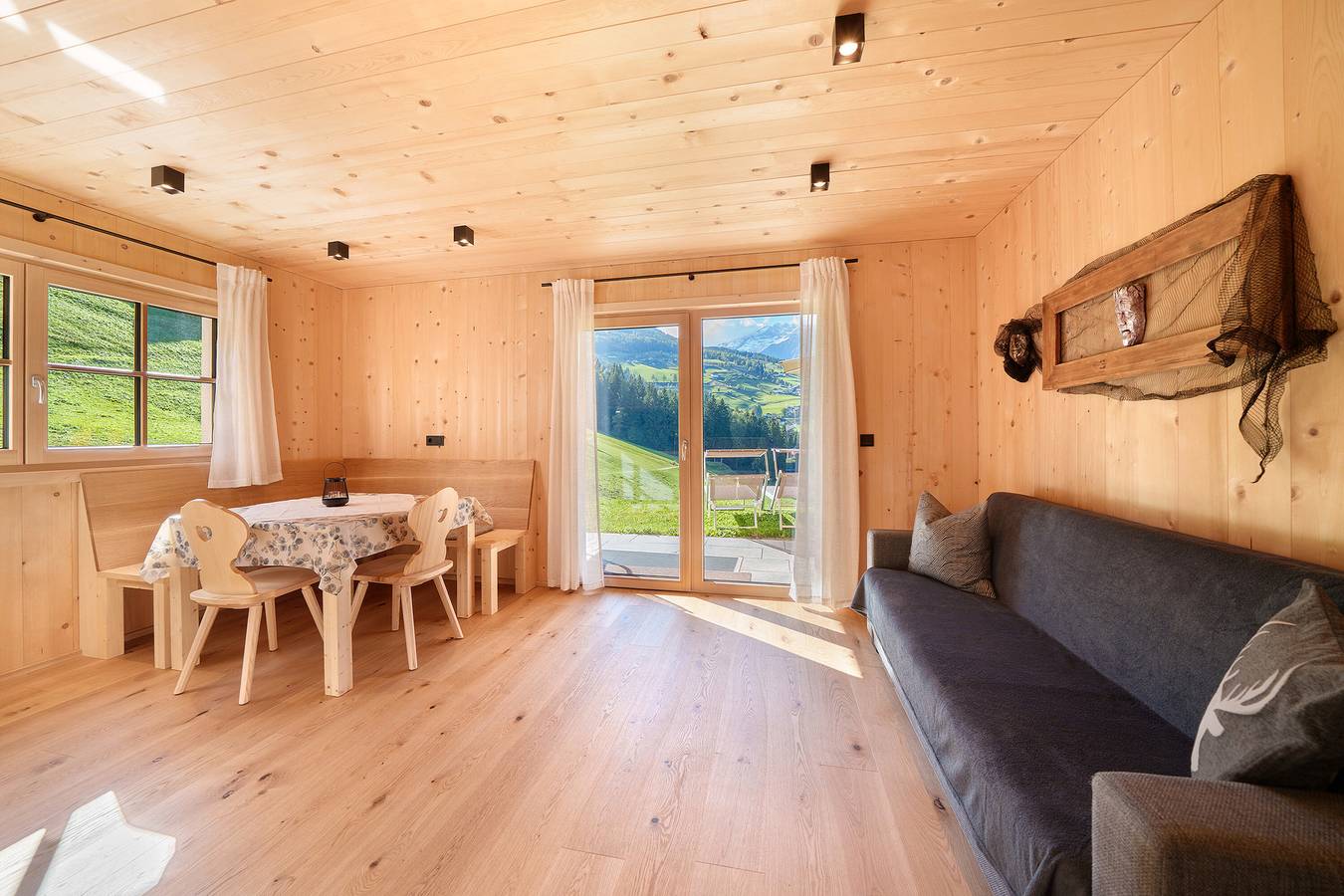 Apartamento entero, Apartamento 'Matatzspitz' con vistas a la montaña, terraza privada y Wi-Fi in San Martino in Passiria, Grupo Texel