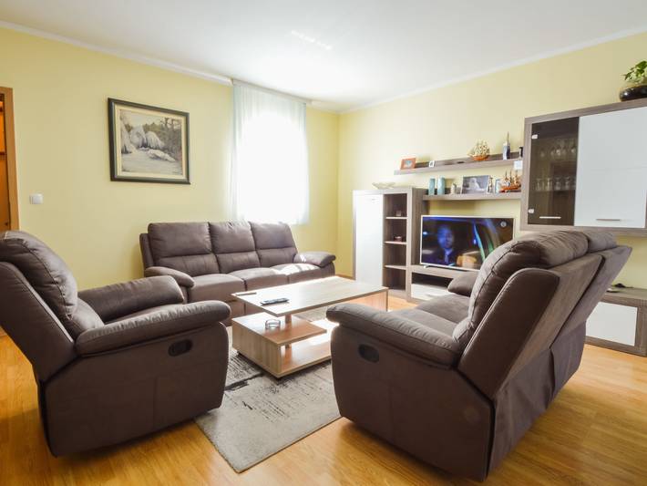 Ferienwohnung für 4 Personen, mit Balkon in Starigrad Paklenica - 2