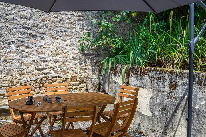 Location de vacances pour 4 personnes, avec jardin et terrasse à Theix - 3